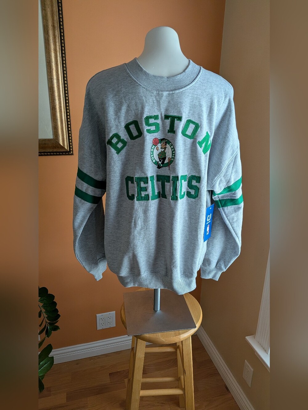 NEW Boston Celtics Gray Crewneck Sweatshirt with Green Accents Size L